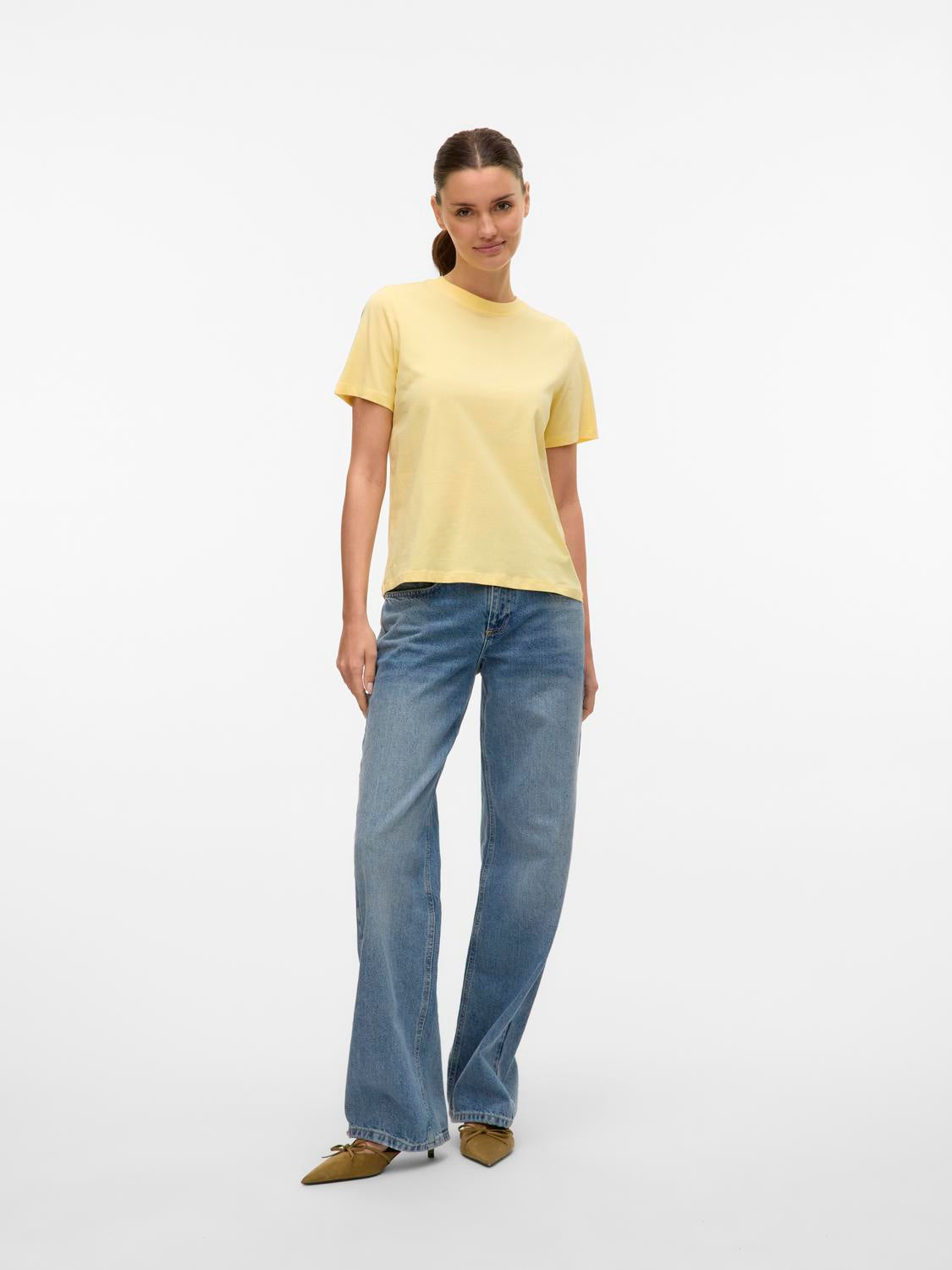 model_shot-front_full